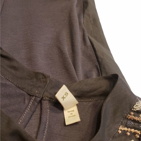 Tiny Woman's Embroidered Top - Picture 8 of 14